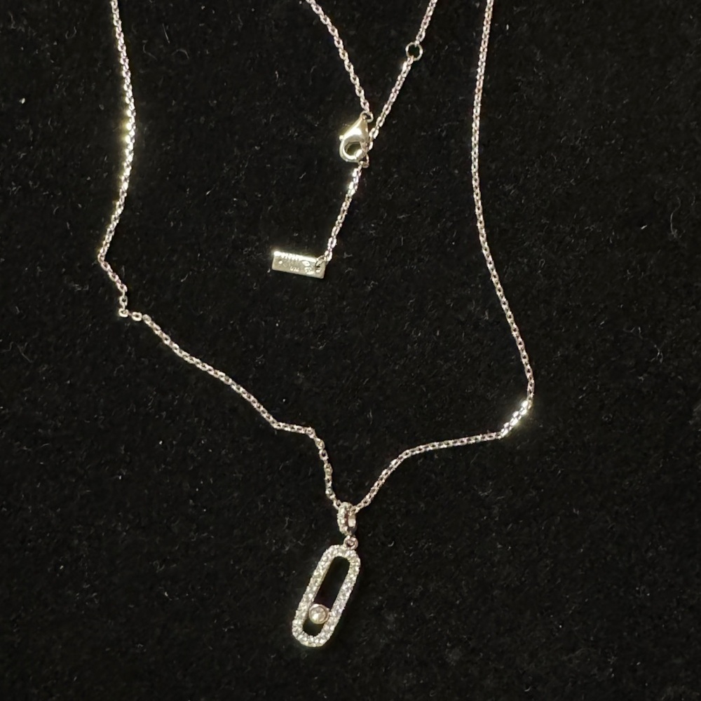 Elegant Silver Pendant Necklace